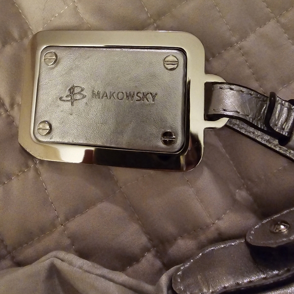 B Makowsky Pewter Metallic Satchel handbag like new Excellent condition 14 x 16 - Picture 2 of 15